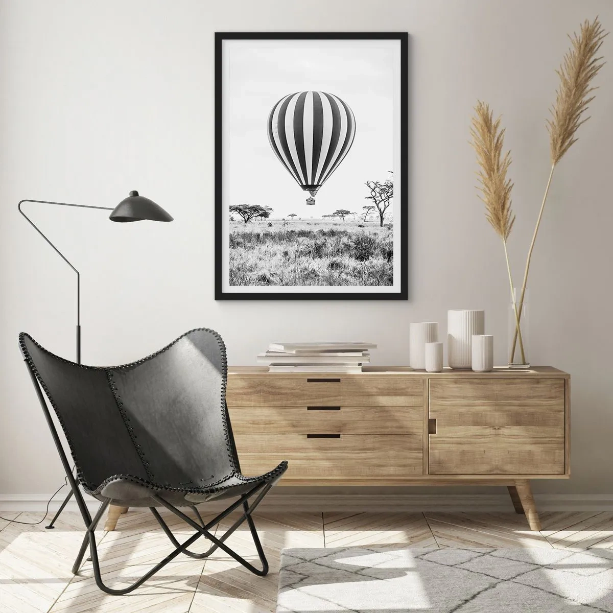 Affisch i svart ram - Över savannen - 61x91 cm
