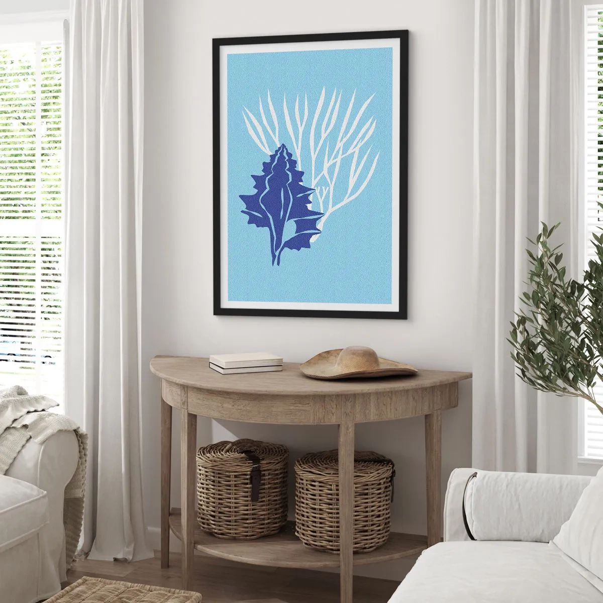 Affisch i svart ram - Nautisk grafik av snäckor och koraller på en blå bakgrund - 50x70cm - Bladformer - Modern väggdekoration för vardagsrum och sovrum ARTTOR