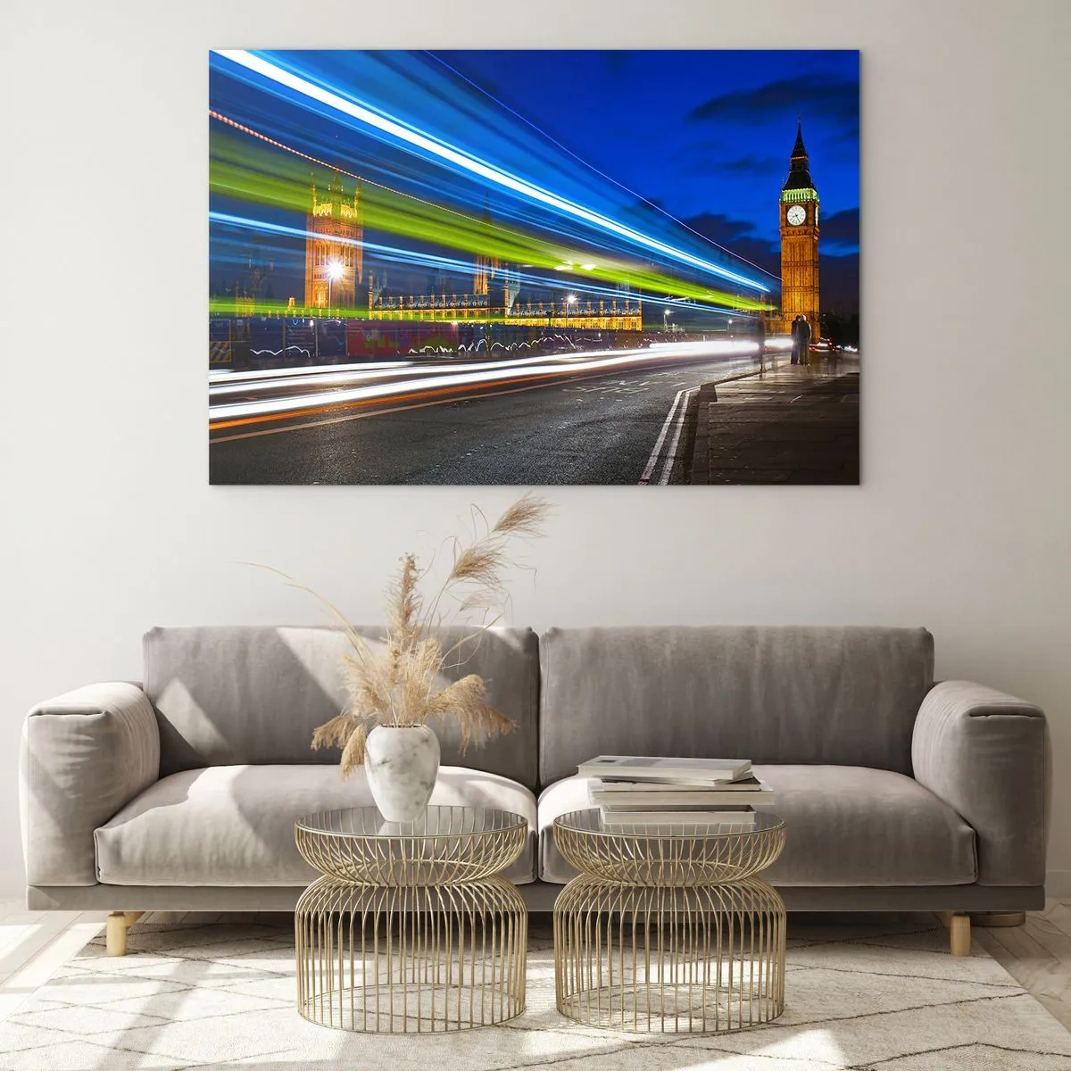 Glastavla - Bild på glas - Big Ben på natten med suddiga billjus - 70x50cm - Under Big Bens uppsikt - Modern väggdekoration för vardagsrum och sovrum ARTTOR