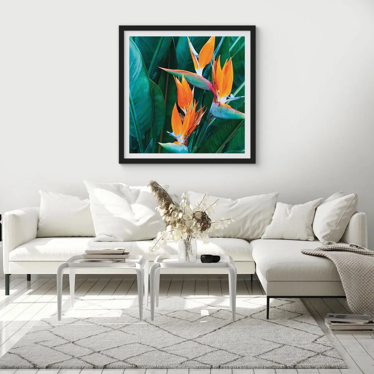 Affisch i svart ram - Är det en blomma, eller en fågel? - 30x30 cm