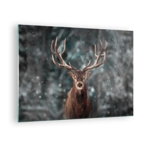 Glastavla - Bild på glas - En stolt hjort i en vinterskog mitt i fallande snö - 70x50cm - Krönt skogens kung - Modern väggdekoration för vardagsrum och sovrum ARTTOR