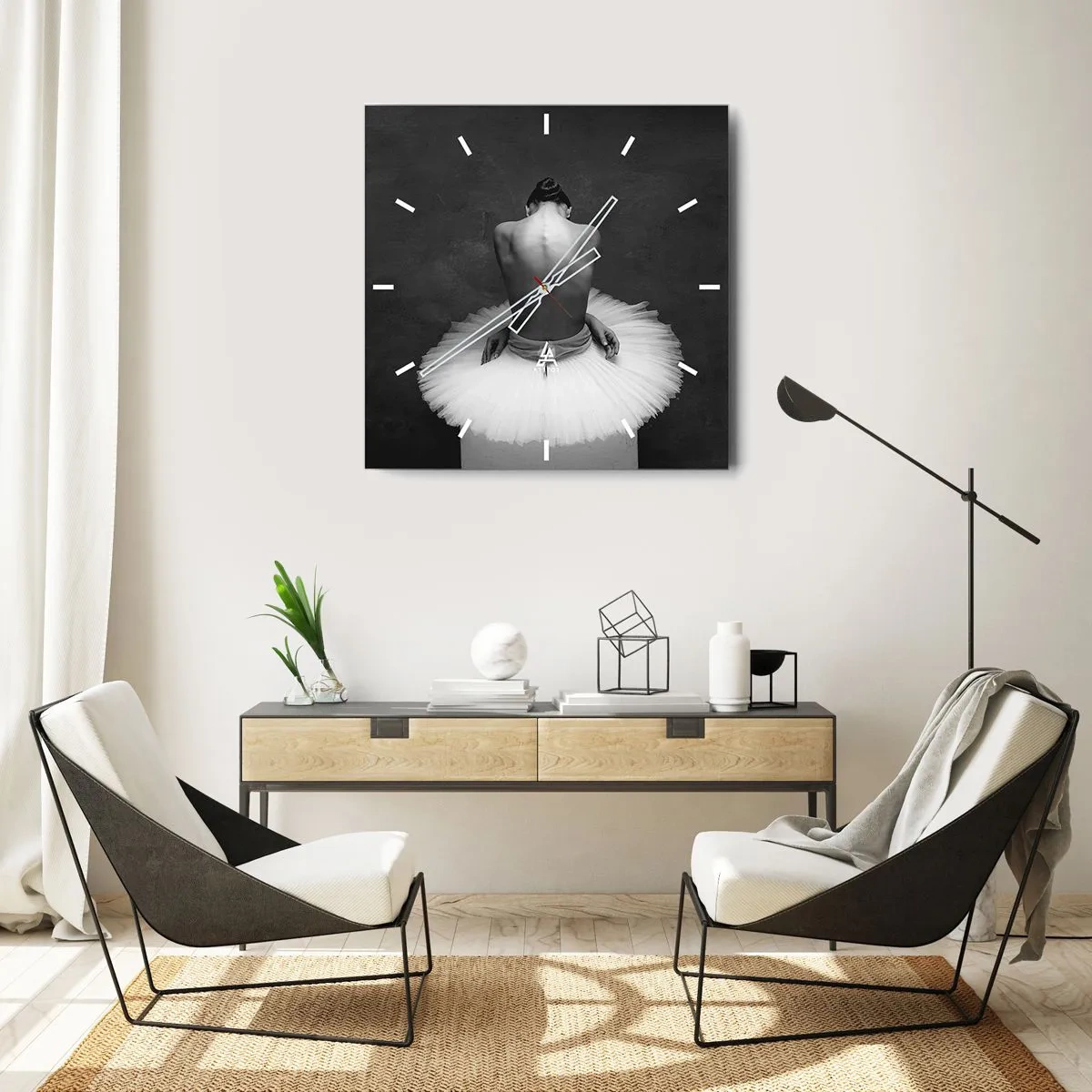 Väggklocka - Klocka på glas - Hon blommar ut - 40x40 cm