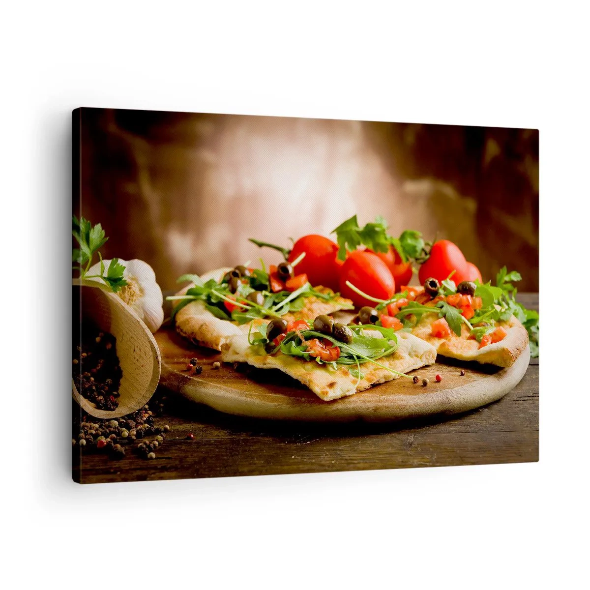 Canvastavla - Bild på duk - Pizza med grönsaker på en träskiva i rustik stil - 70x50cm - Direkt från ugnen och trädgården - Modern väggdekoration för vardagsrum och sovrum ARTTOR