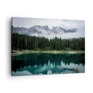 Canvastavla - Bild på duk - Ett bergslandskap med en skog och en sjö som speglar himlen - 70x50cm - Tyst, tyst, väck inte sovande vatten... - Modern väggdekoration för vardagsrum och sovrum ARTTOR