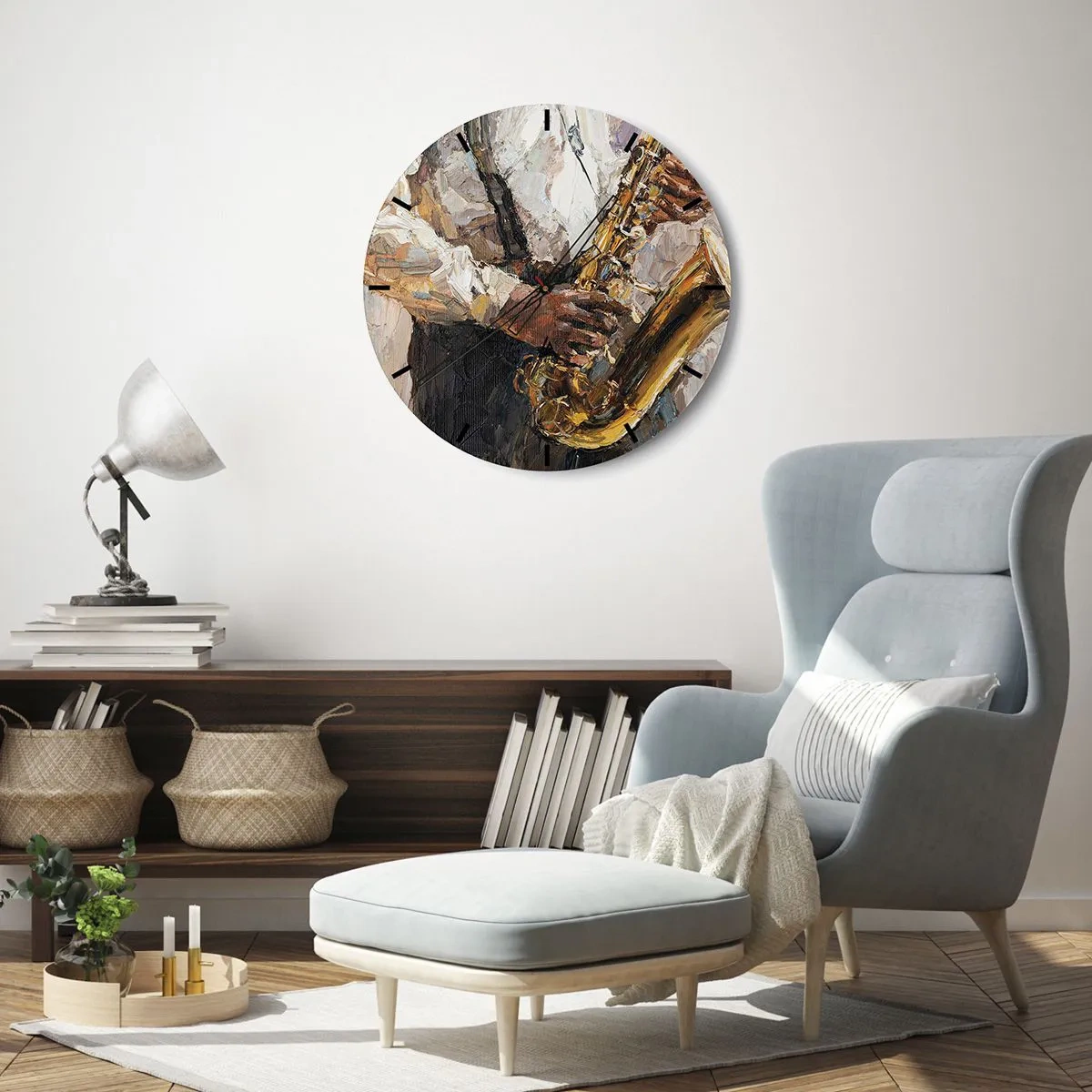 Väggklocka - Klocka på glas - En konstnärlig målning som visar en musiker som spelar saxofon - 30x30cm - Dags för solo - Modern väggdekoration för vardagsrum, kök och sovrum ARTTOR