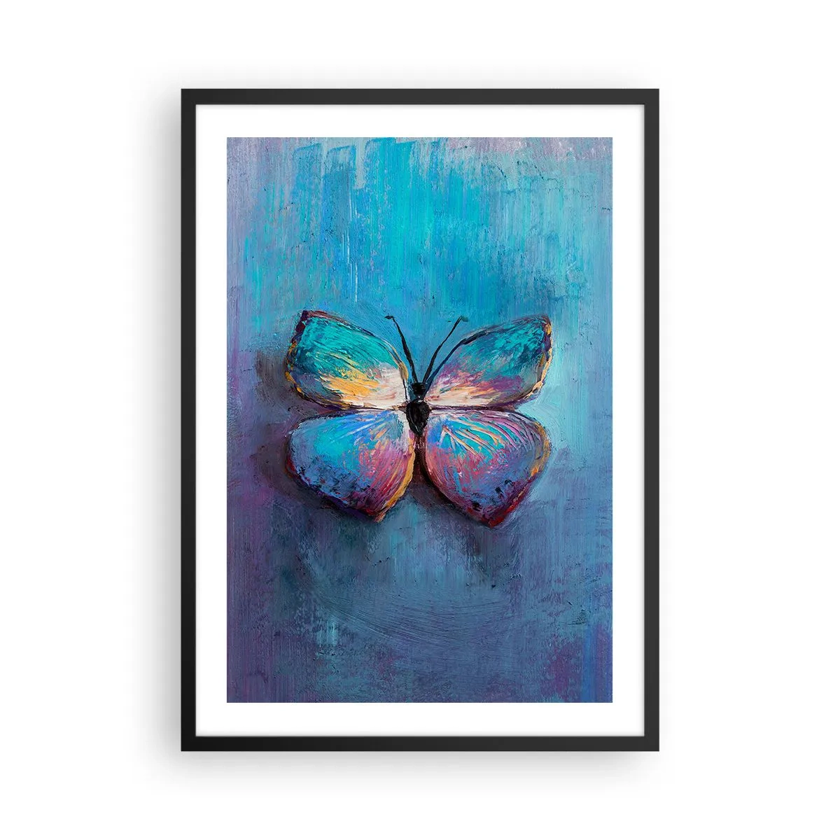 Affisch i svart ram - En fjäril i intensiva färger mot en blå bakgrund - 50x70cm - I full charm - Modern väggdekoration för vardagsrum och sovrum ARTTOR