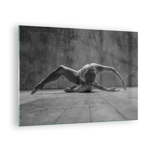 Glastavla - Bild på glas - Dansare i en pose på golvet - 70x50cm - Upphittad symmetri - Modern väggdekoration för vardagsrum och sovrum ARTTOR