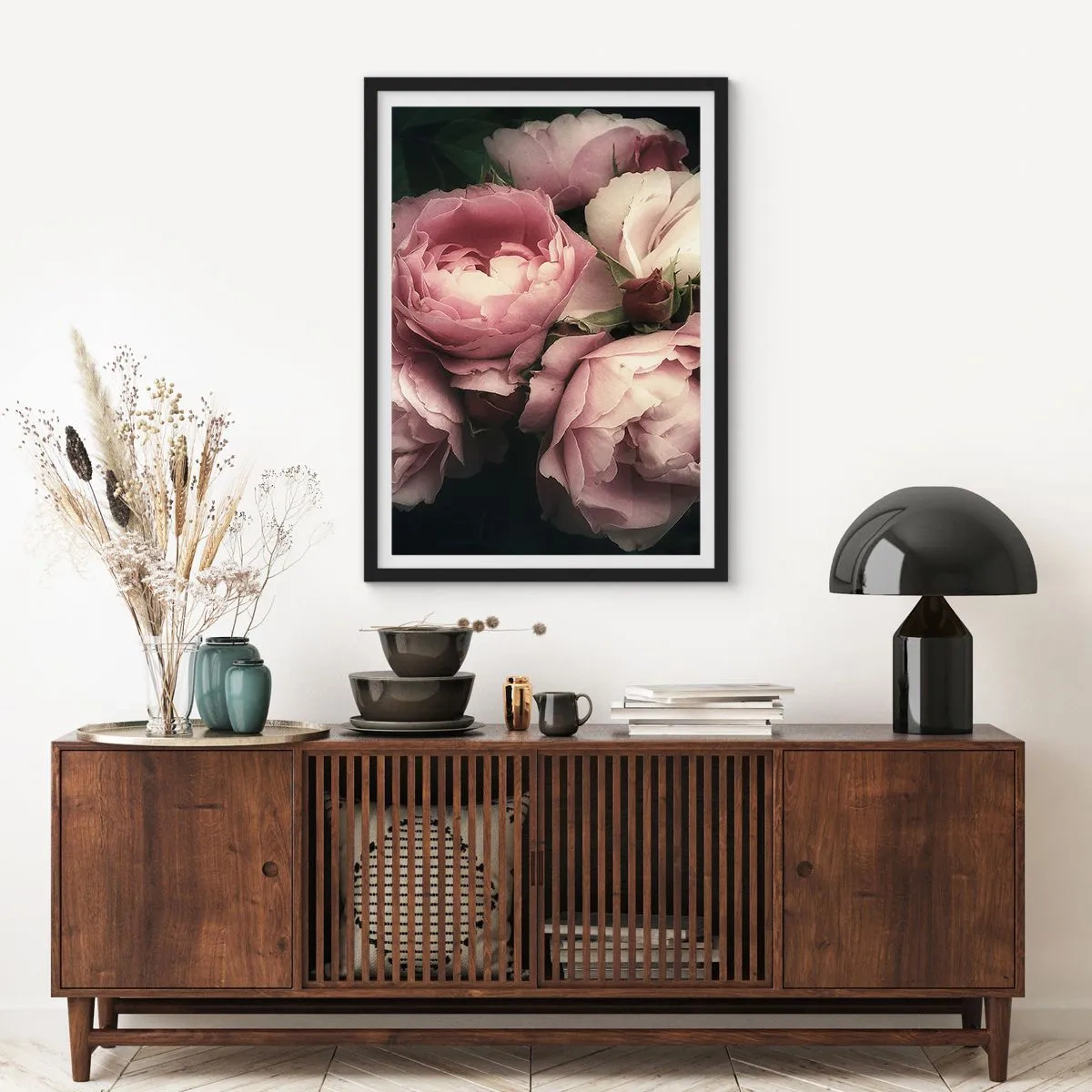 Affisch i svart ram - Rosa pioner i ett elegant, klassiskt arrangemang - 50x70cm - Belle epoque charm - Modern väggdekoration för vardagsrum och sovrum ARTTOR