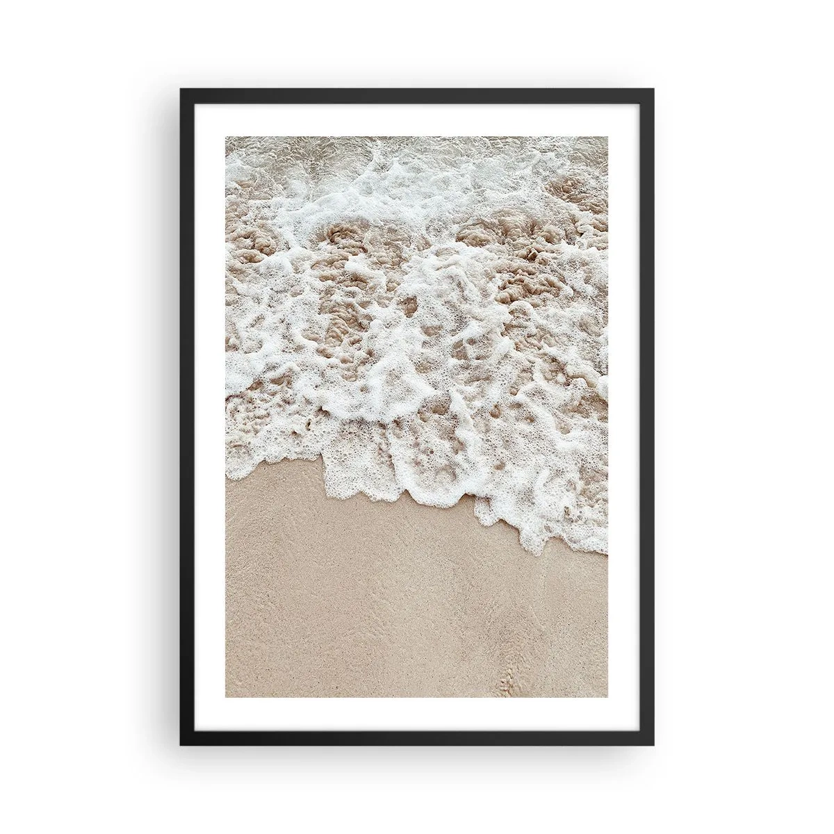 Affisch i svart ram - Milda vågor som slår mot strandens sand - 50x70cm - Strax tillbaka - Modern väggdekoration för vardagsrum och sovrum ARTTOR