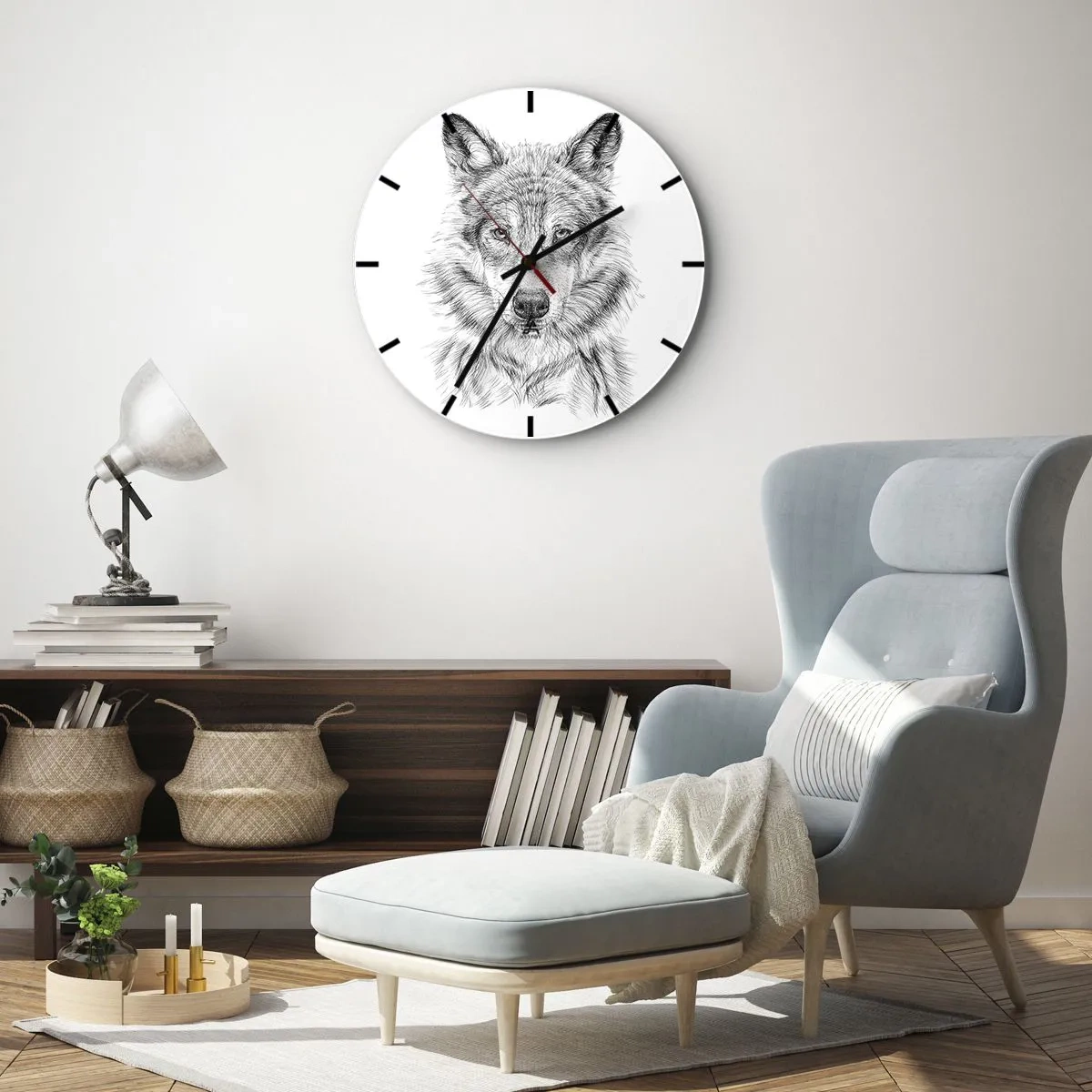 Väggklocka - Klocka på glas - Svartvit skiss av ett varghuvud på vit bakgrund - 30x30cm - En född ledare - Modern väggdekoration för vardagsrum, kök och sovrum ARTTOR