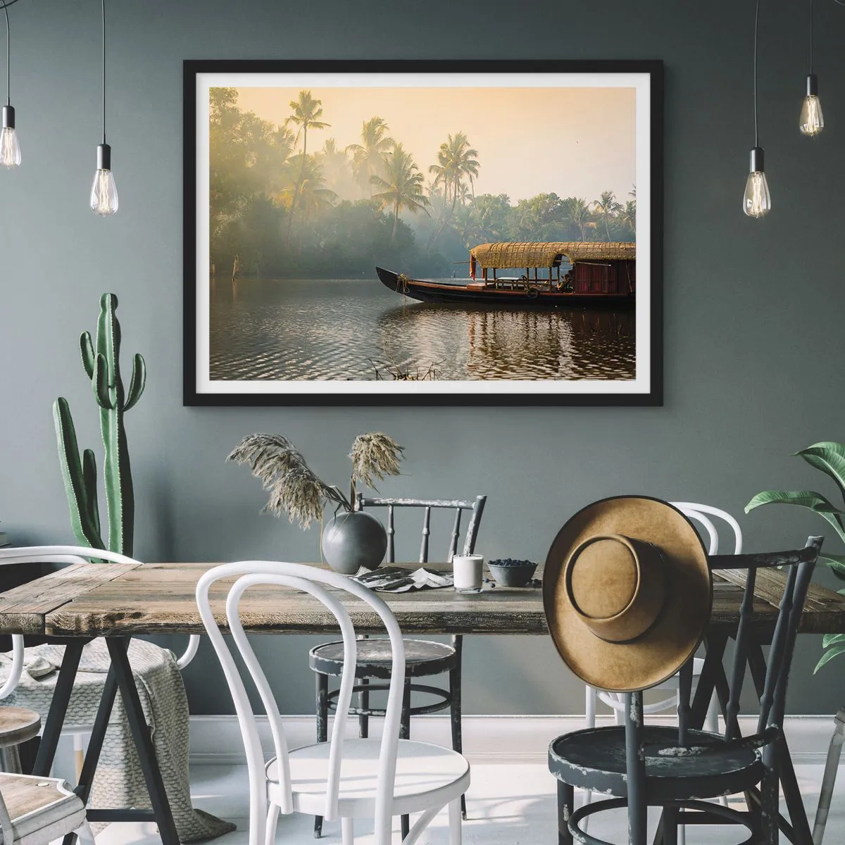 Affisch i svart ram - Hus på floden - 50x40 cm