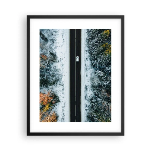 Affisch i svart ram - Genom vinterskogen - 40x50 cm