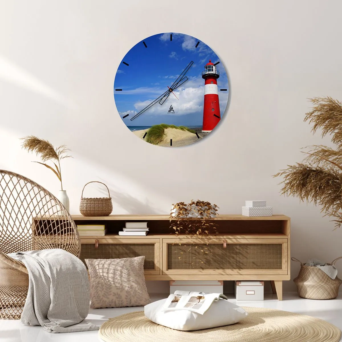 Väggklocka - Klocka på glas - En röd och vit fyr mot en blå himmel - 30x30cm - Drömasyl - Modern väggdekoration för vardagsrum, kök och sovrum ARTTOR