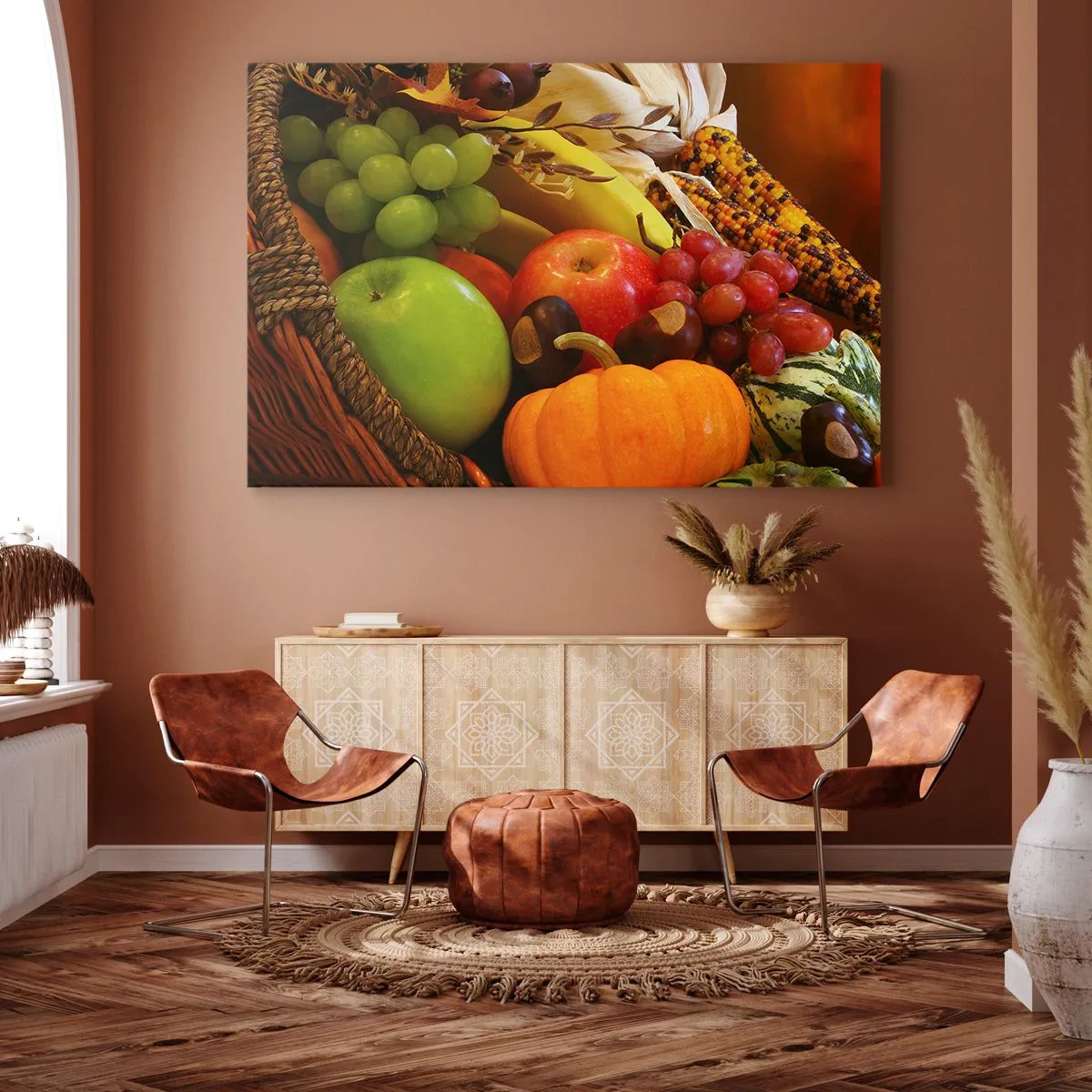 Canvastavla - Bild på duk - En korg med frukt, pumpor och majs mot en bakgrund av höstfärger. - 70x50cm - Överflödets korg - Modern väggdekoration för vardagsrum och sovrum ARTTOR
