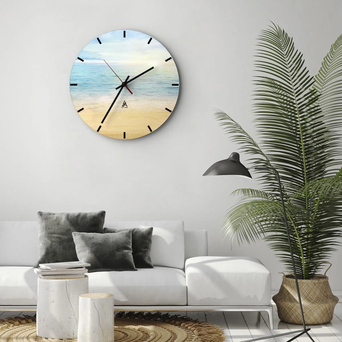 Väggklocka - Klocka på glas - En lugn strand med azurblått hav och klar himmel - 30x30cm - Det stora blåa - Modern väggdekoration för vardagsrum, kök och sovrum ARTTOR
