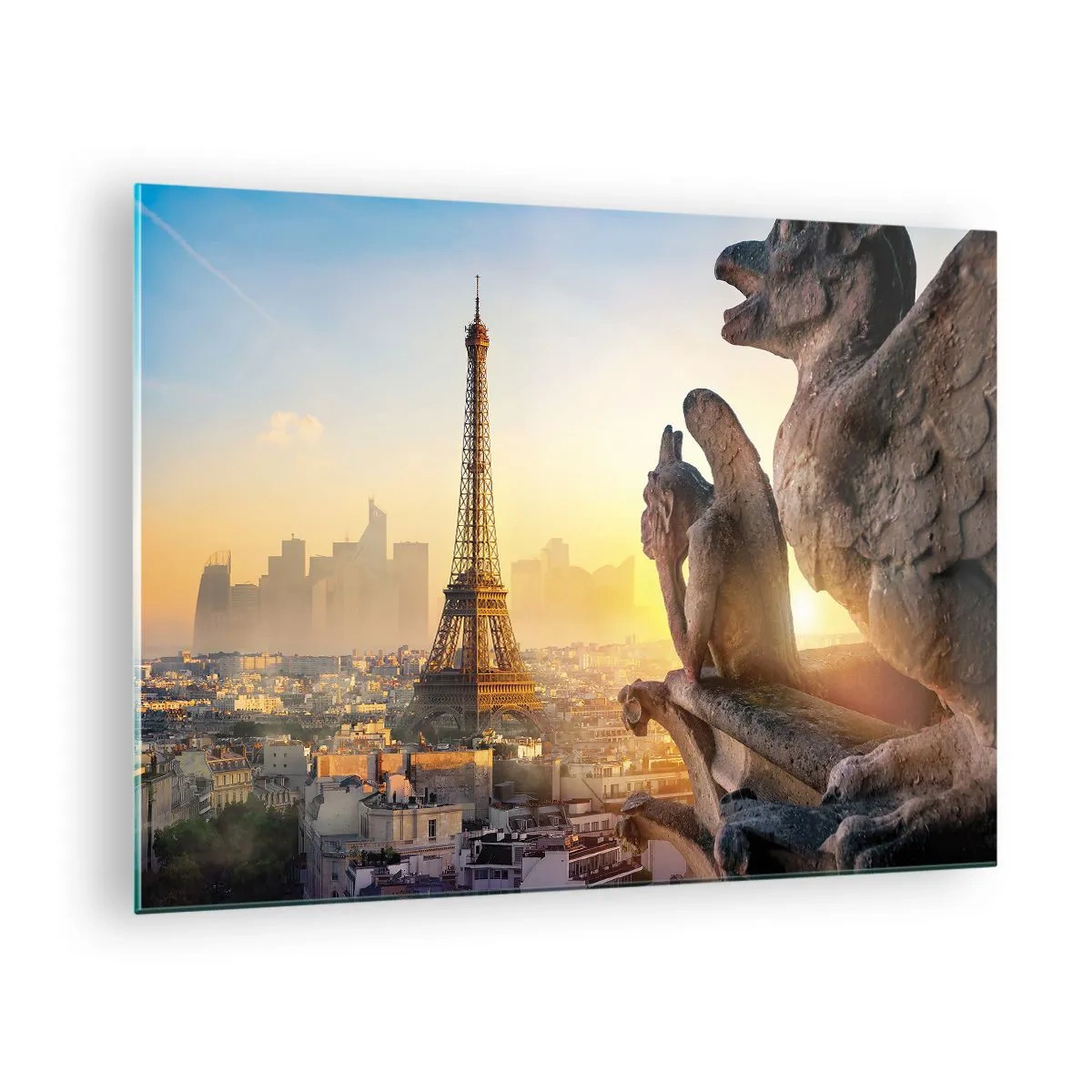 Glastavla - Bild på glas - Eiffeltornet i morgondimman, med utsikt över Paris och gotiska skulpturer - 70x50cm - En hel del har ändrats… - Modern väggdekoration för vardagsrum och sovrum ARTTOR
