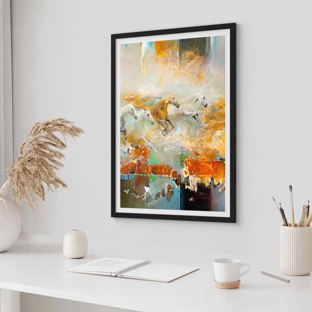 Affisch i svart ram - Galopperande hästar i en abstrakt miljö - 50x70cm - Galopp genom ljuset - Modern väggdekoration för vardagsrum och sovrum ARTTOR