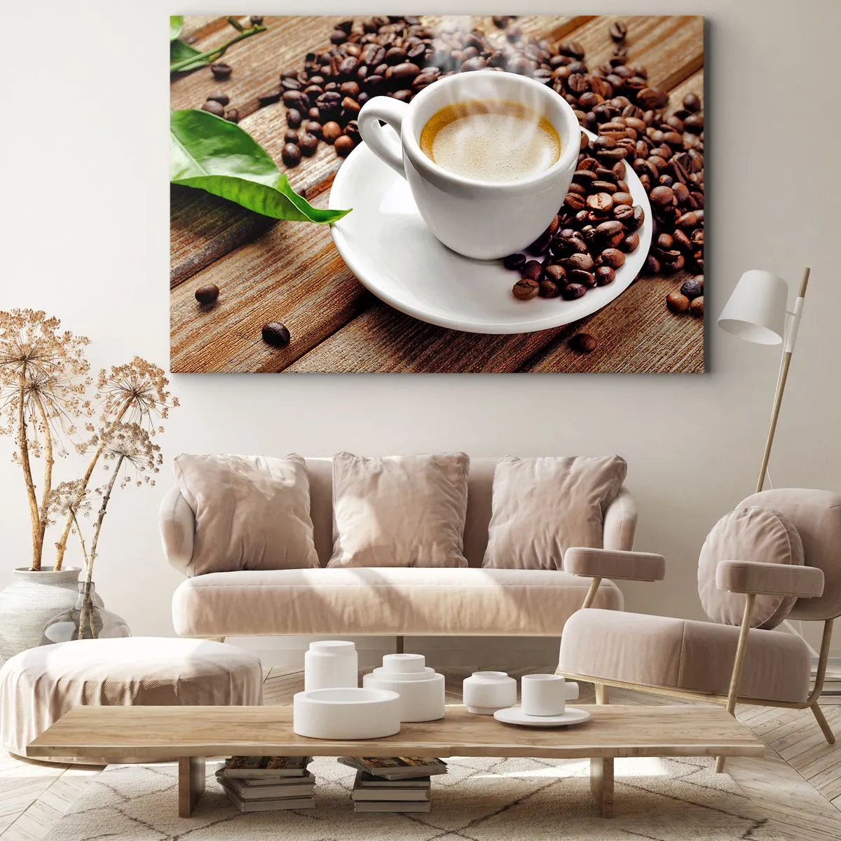 Canvastavla - Bild på duk - En kopp aromatiskt kaffe mot bakgrund av bönor och ett blad - 70x50cm - Kaffe på bordet - Modern väggdekoration för vardagsrum och sovrum ARTTOR