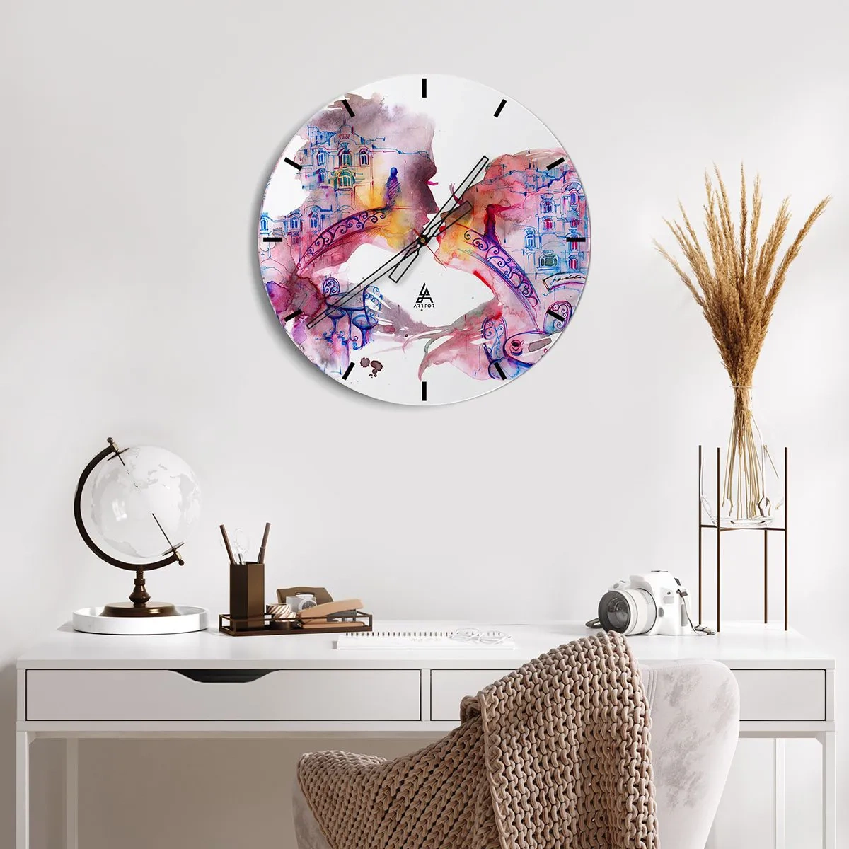 Väggklocka - Klocka på glas - Färgglad grafik med en bro och arkitektur i bakgrunden - 30x30cm - Suckarnas hemliga bro - Modern väggdekoration för vardagsrum, kök och sovrum ARTTOR