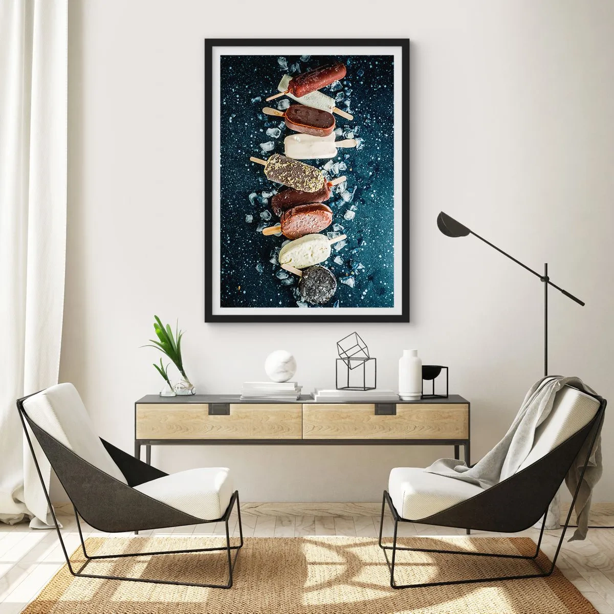 Affisch i svart ram - Blandade glassar omgivna av is mot en mörk himmel - 50x70cm - Smak av varm sommar - Modern väggdekoration för vardagsrum och sovrum ARTTOR
