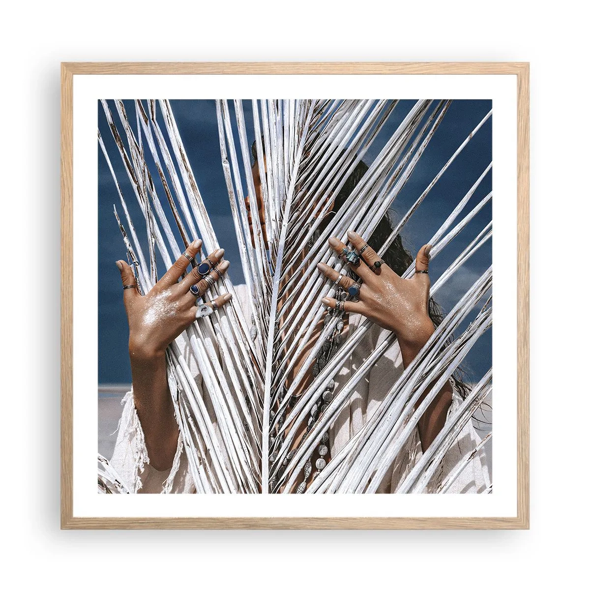 Affisch i ram av ljusek - Schamanens flickvän? - 60x60 cm