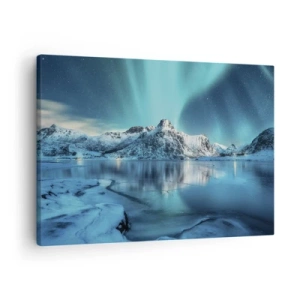 Canvastavla - Bild på duk - Aurora Borealis över snötäckta berg och en sjö - 70x50cm - Ljusets natt - Modern väggdekoration för vardagsrum och sovrum ARTTOR
