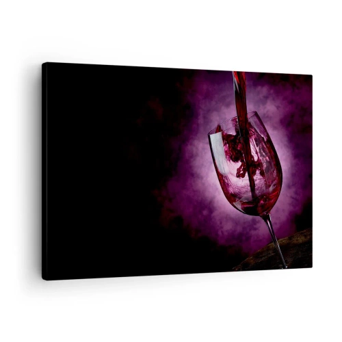 Canvastavla - Bild på duk - Rött vin som hälls i ett glas mot en bakgrund av lila rök - 70x50cm - Scharlakansröd? Karmin? Nej, rubin - Modern väggdekoration för vardagsrum och sovrum ARTTOR