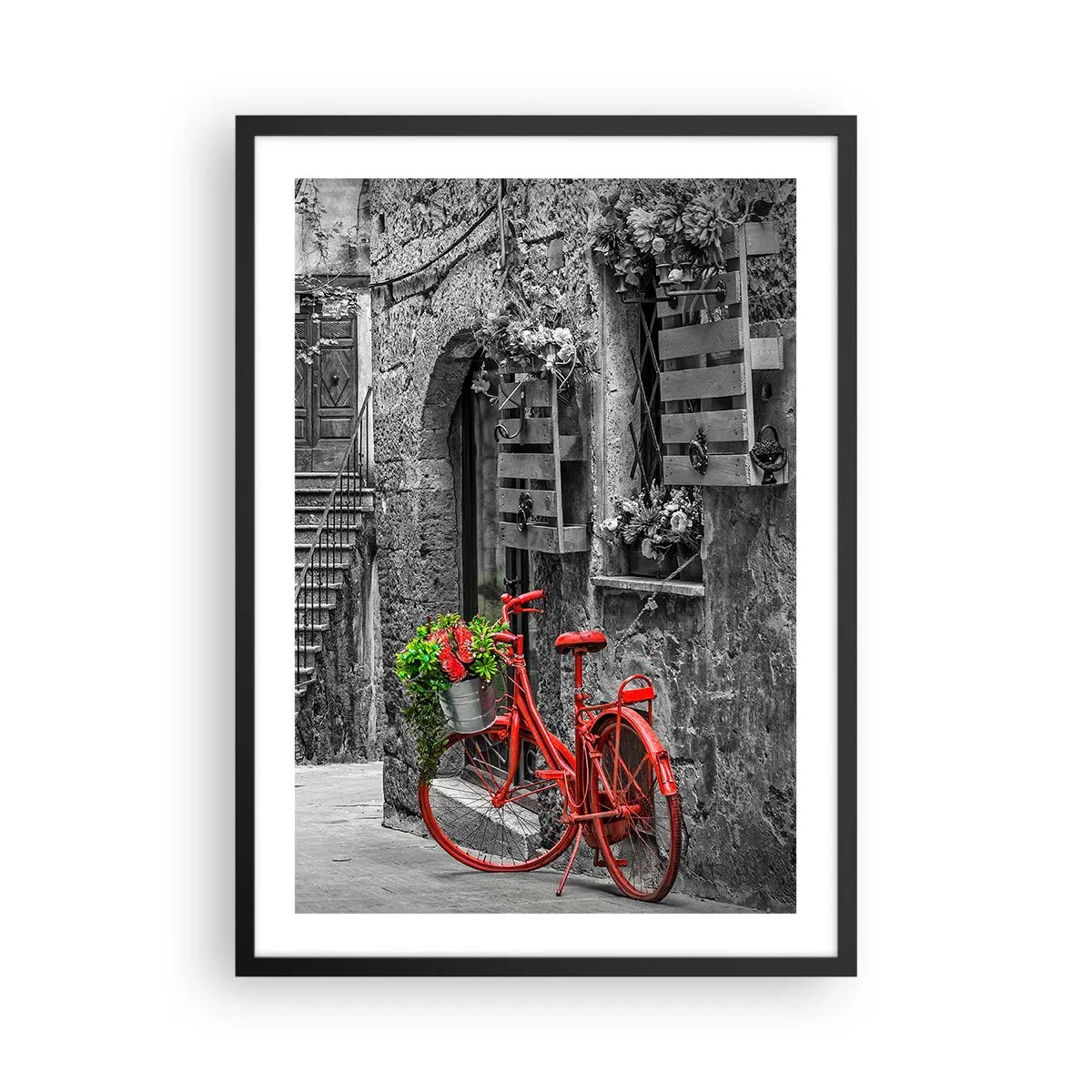 Affisch i svart ram - En röd cykel med blommor på en smal gata - 50x70cm - Toskansk hörna - Modern väggdekoration för vardagsrum och sovrum ARTTOR