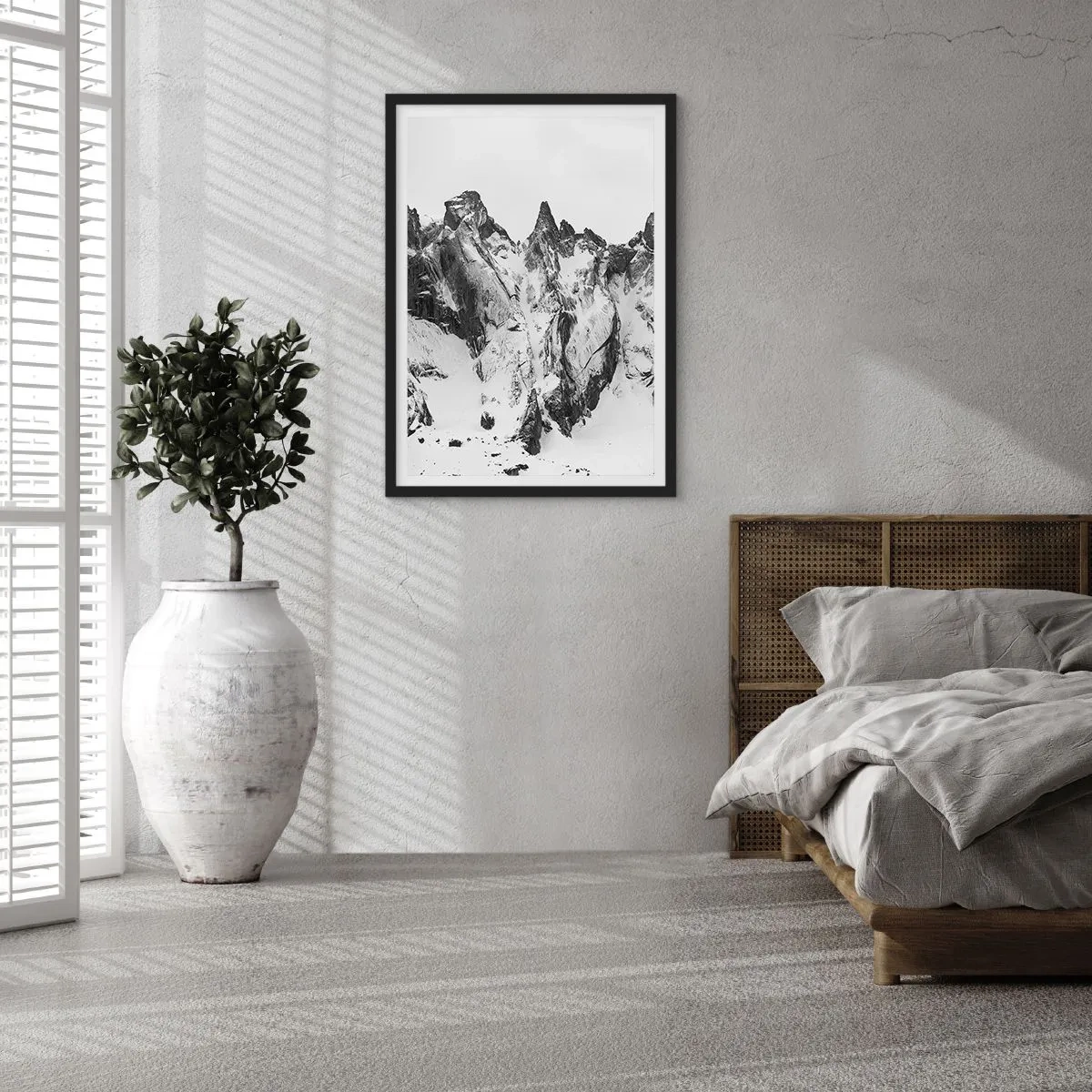 Affisch i svart ram - Granitfarlig bergsrygg - 30x40 cm