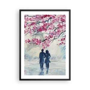 Affisch i svart ram - Ett par under blommande grenar i ett romantiskt landskap - 50x70cm - Romantisk promenad - Modern väggdekoration för vardagsrum och sovrum ARTTOR