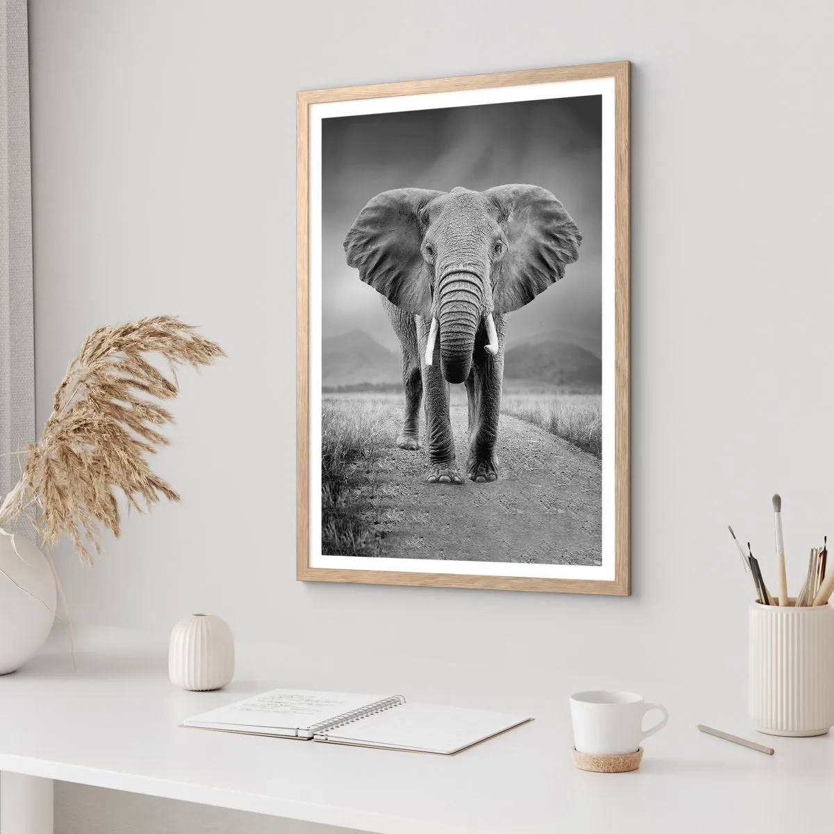 Affisch i ram av ljusek - Värden hälsar välkommen - 61x91 cm