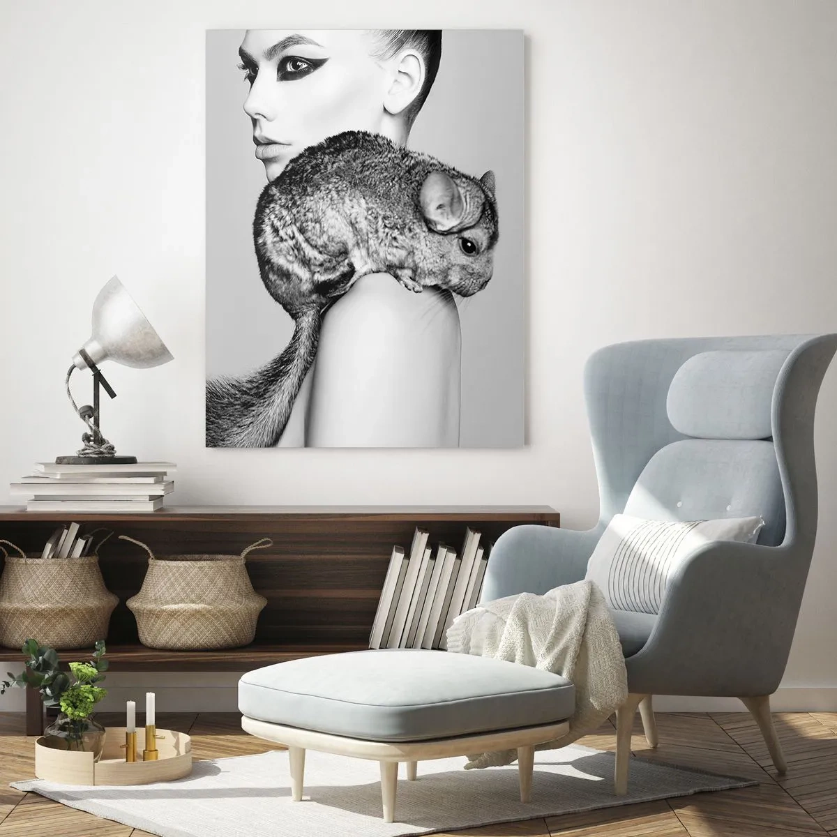 Glastavla - Bild på glas - Dam med chinchilla - 50x70 cm