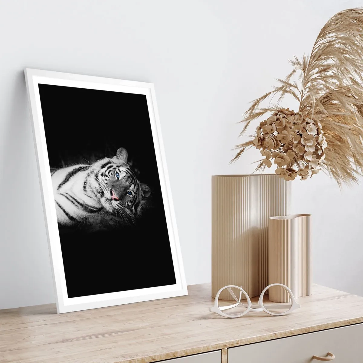 Affisch i vit ram - Vildhet och lugn - 70x100 cm
