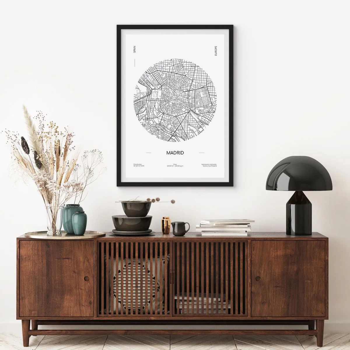 Affisch i svart ram - En minimalistisk karta över Madrid i svartvitt. - 50x70cm - Madrids anatomi - Modern väggdekoration för vardagsrum och sovrum ARTTOR