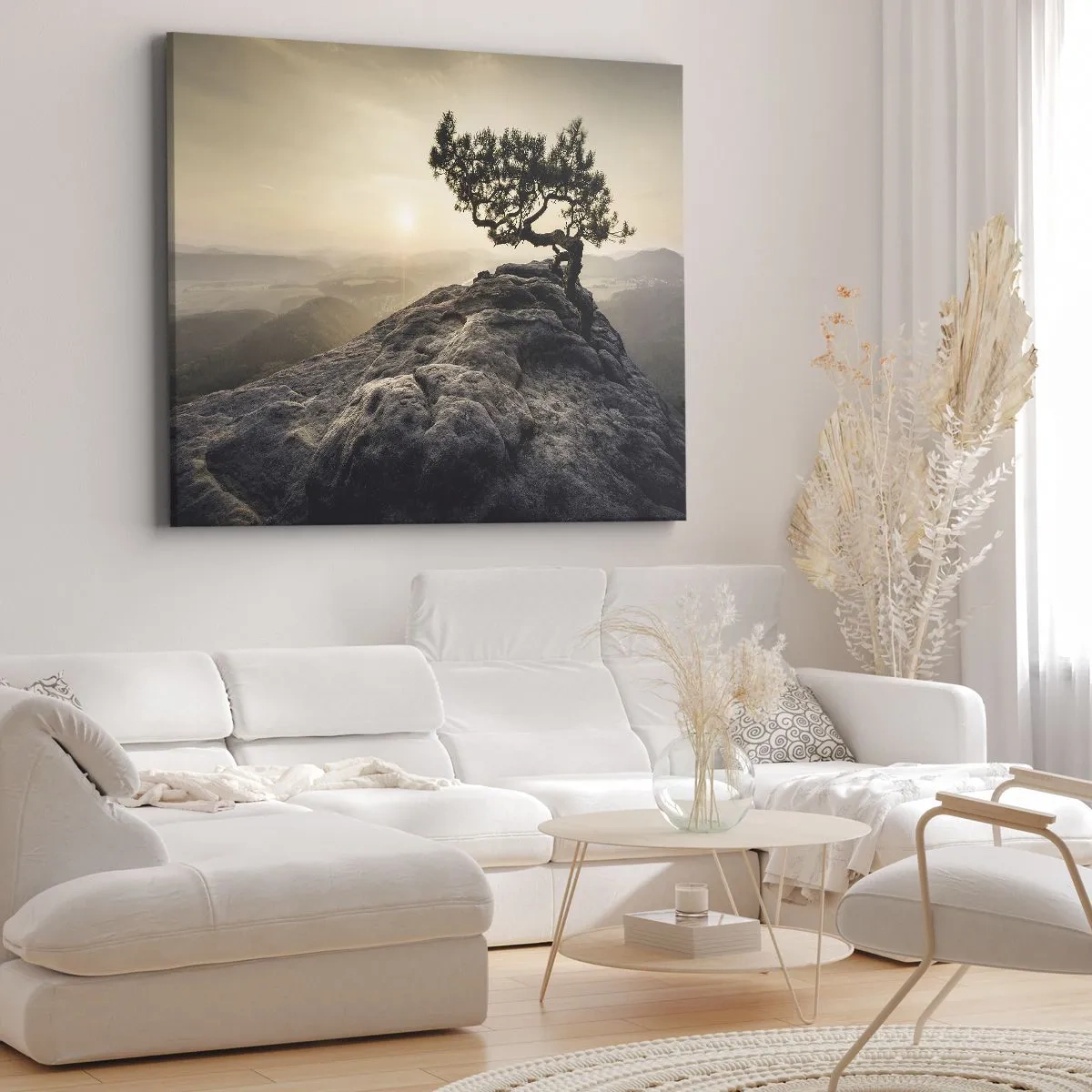 Canvastavla - Bild på duk - Ett ensamt träd på en klippig topp i solljuset - 70x50cm - Livet vinner alltid - Modern väggdekoration för vardagsrum och sovrum ARTTOR