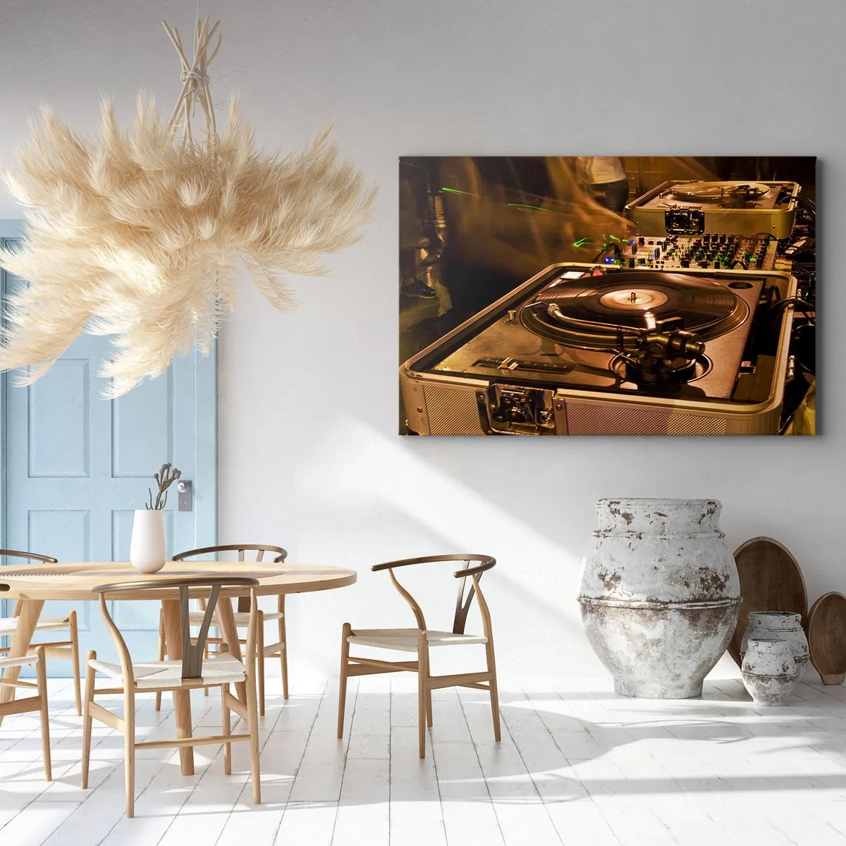 Canvastavla - Bild på duk - DJ-utrustning med skivspelare och mixer under en fest - 70x50cm - Känner du kraften? - Modern väggdekoration för vardagsrum och sovrum ARTTOR