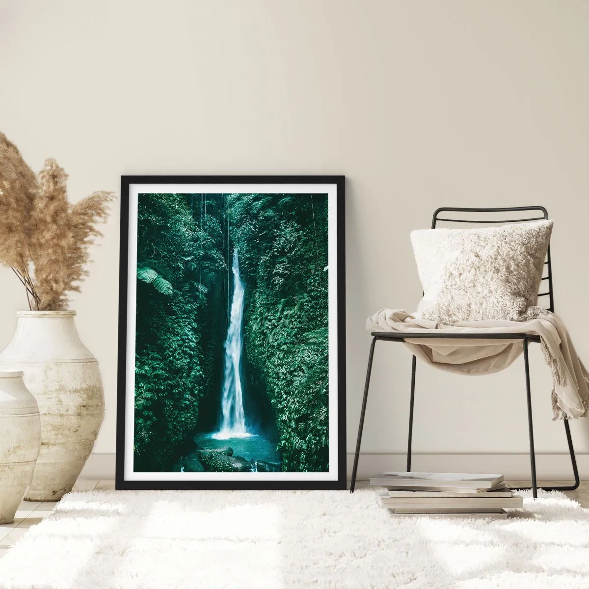 Affisch i svart ram - Vattenfall i den tropiska djungeln - 50x70cm - Tropisk spa - Modern väggdekoration för vardagsrum och sovrum ARTTOR