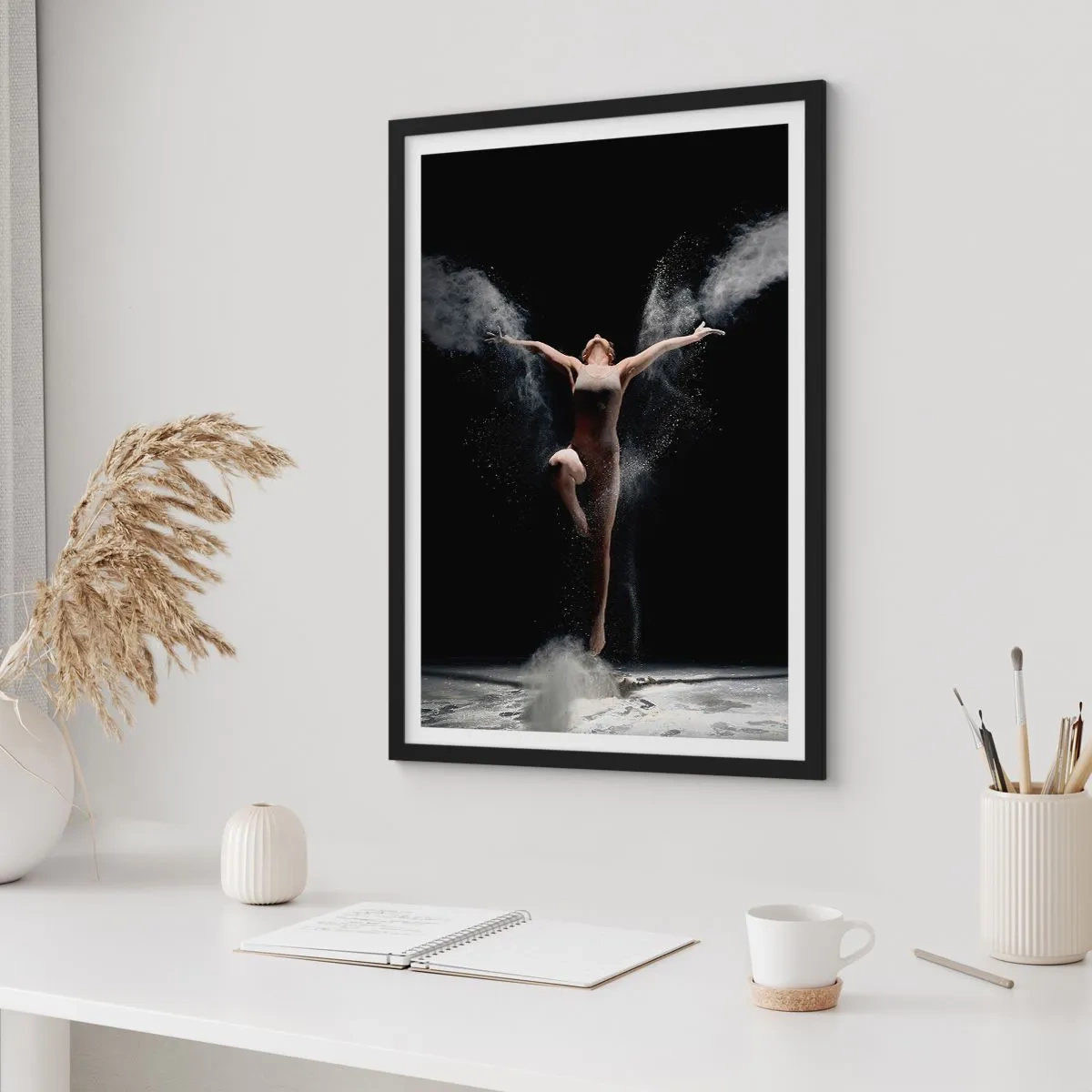 Affisch i svart ram - Alverna finns - 61x91 cm