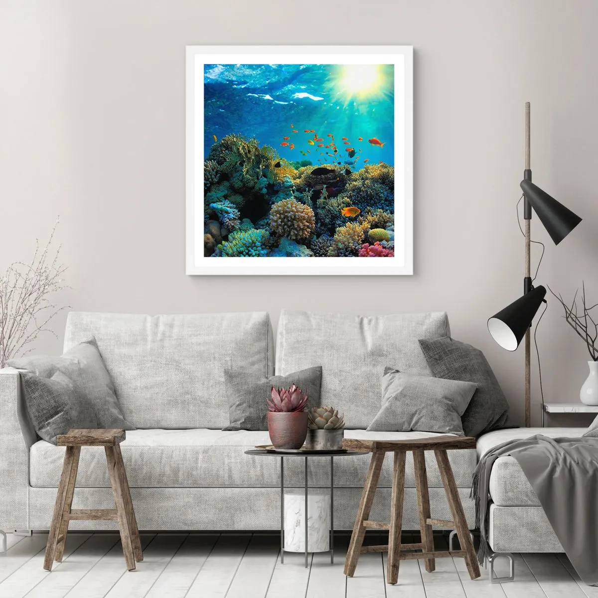 Affisch i vit ram - Undervatenskatter - 40x40 cm