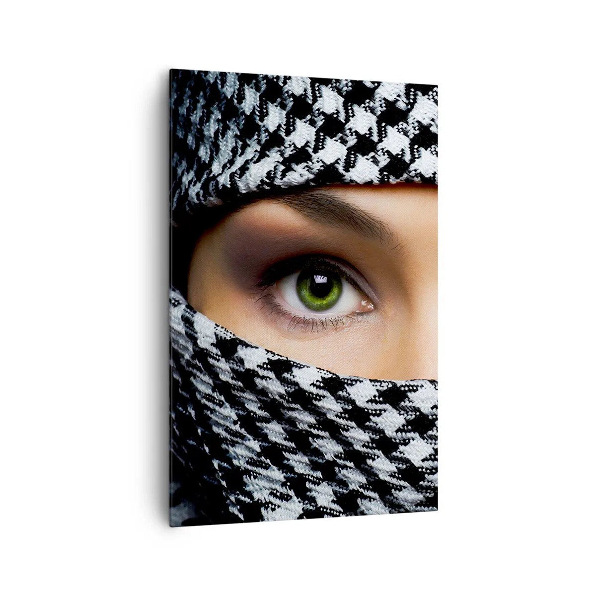 Canvastavla - Bild på duk - Beslöjad grönögd skönhet - 80x120 cm