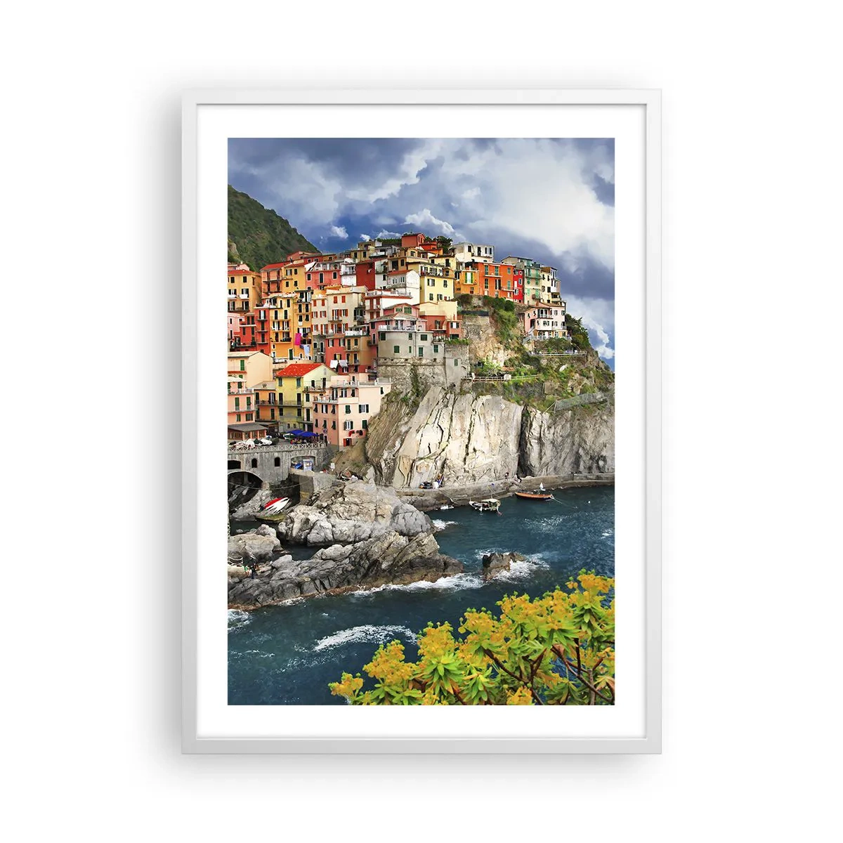 Affisch i vit ram - I bergets famn - 50x70 cm