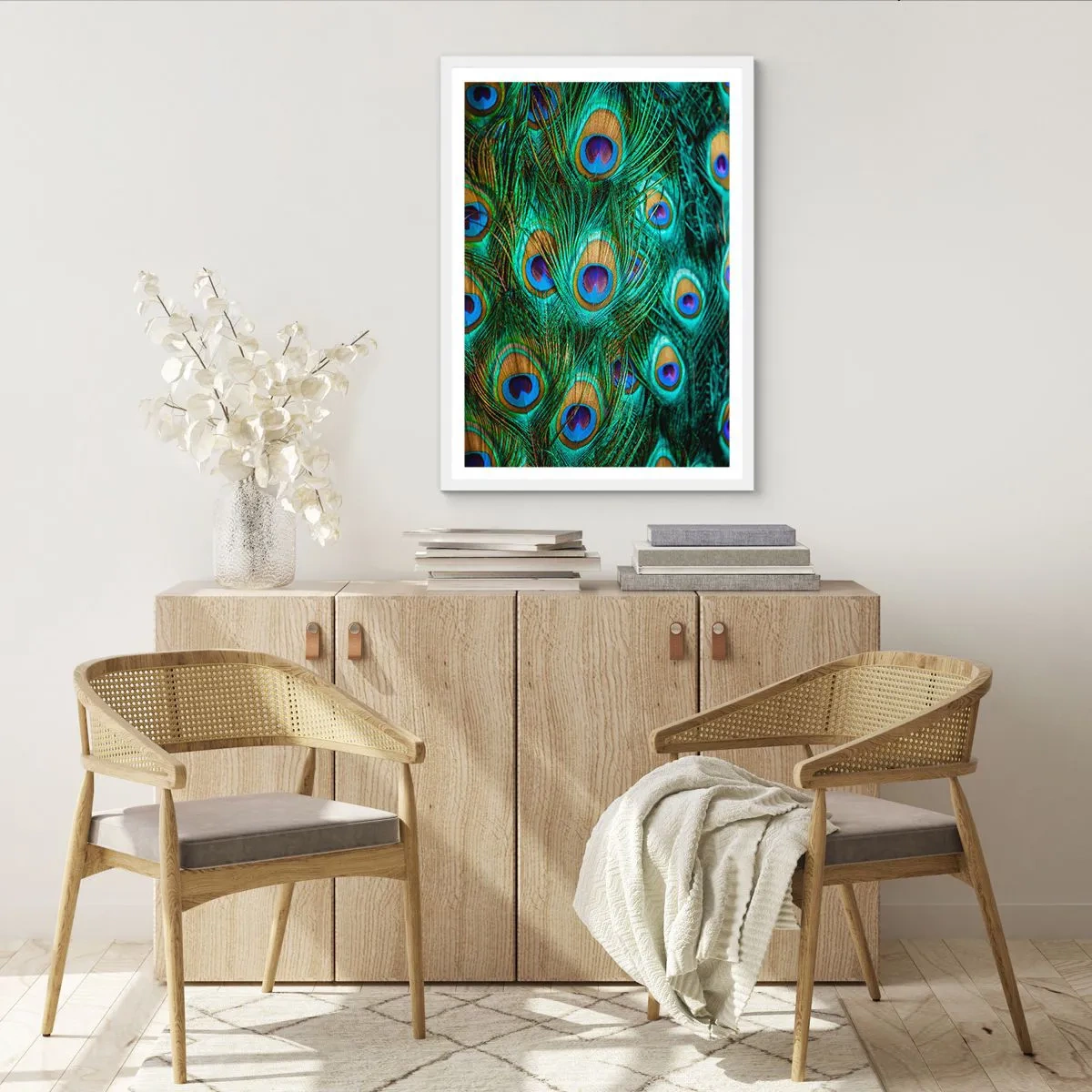 Affisch i vit ram - Påfågels blick - 61x91 cm