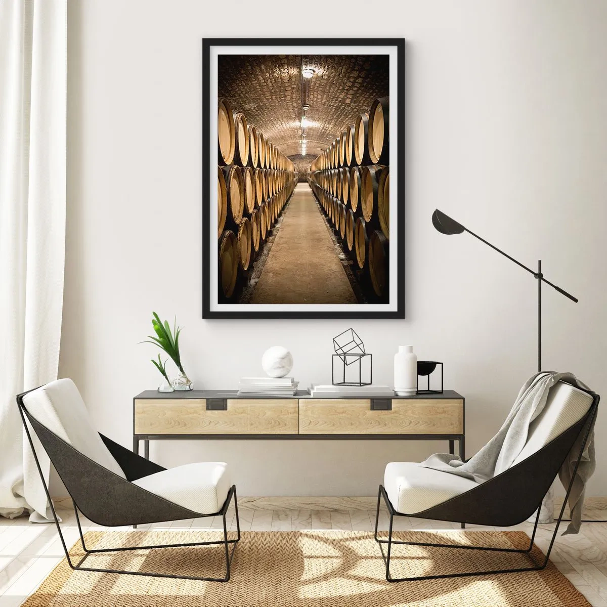 Affisch i svart ram - En källare full av vinfat - 50x70cm - I en tegelkällare - Modern väggdekoration för vardagsrum och sovrum ARTTOR