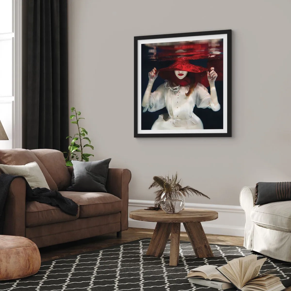 Affisch i svart ram - Konstig fru - 60x60 cm