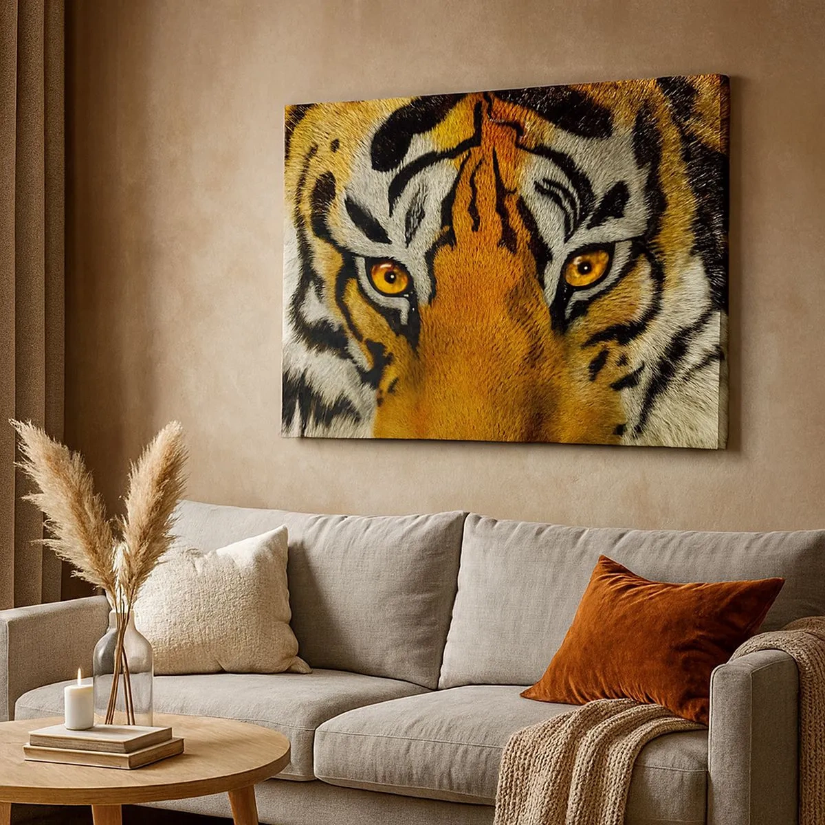 Canvastavla - Bild på duk - Närbildporträtt av en tiger med intensiv blick - 70x50cm - Farlig och vacker - Modern väggdekoration för vardagsrum och sovrum ARTTOR