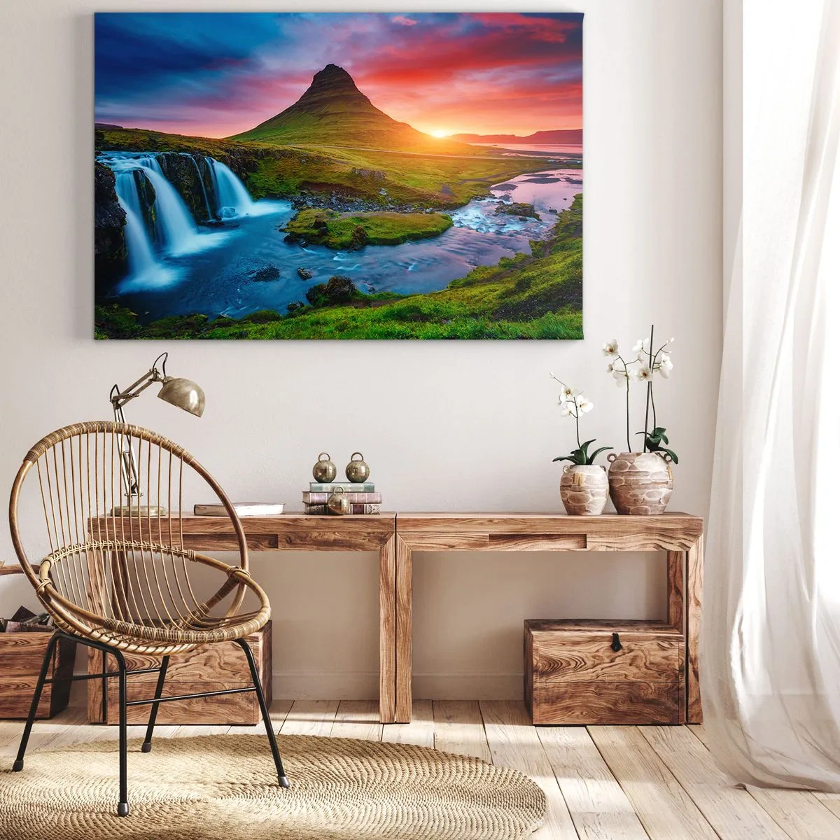 Canvastavla - Bild på duk - Pittoreskt vattenfall och berg vid solnedgången - 70x50cm - Island - eld och vatten - Modern väggdekoration för vardagsrum och sovrum ARTTOR
