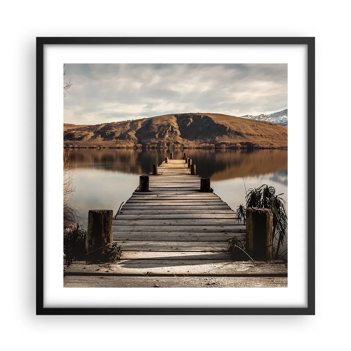 Affisch i svart ram - Ett landskap i tystnad - 50x50 cm