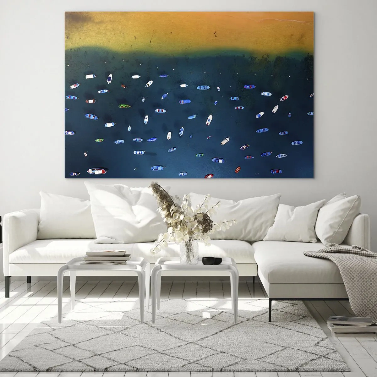 Glastavla - Bild på glas - Båtar mot bakgrund av turkost vatten och en gyllene strand - 70x50cm - Ett semesterspel - Modern väggdekoration för vardagsrum och sovrum ARTTOR