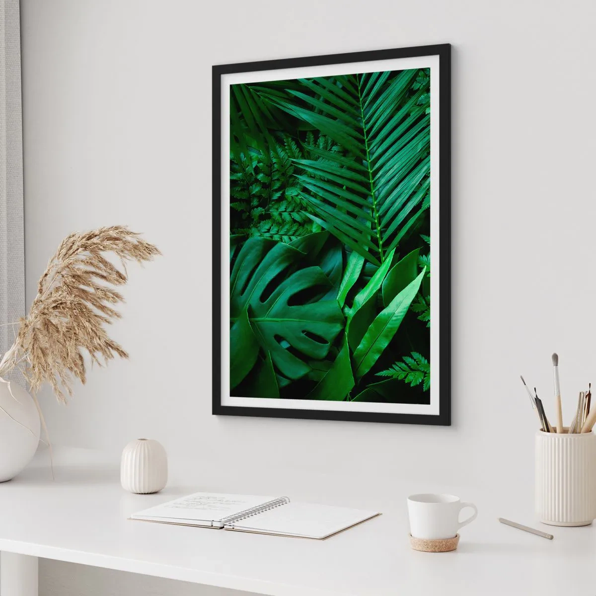Affisch i svart ram - Omgärdade av grönskan - 61x91 cm