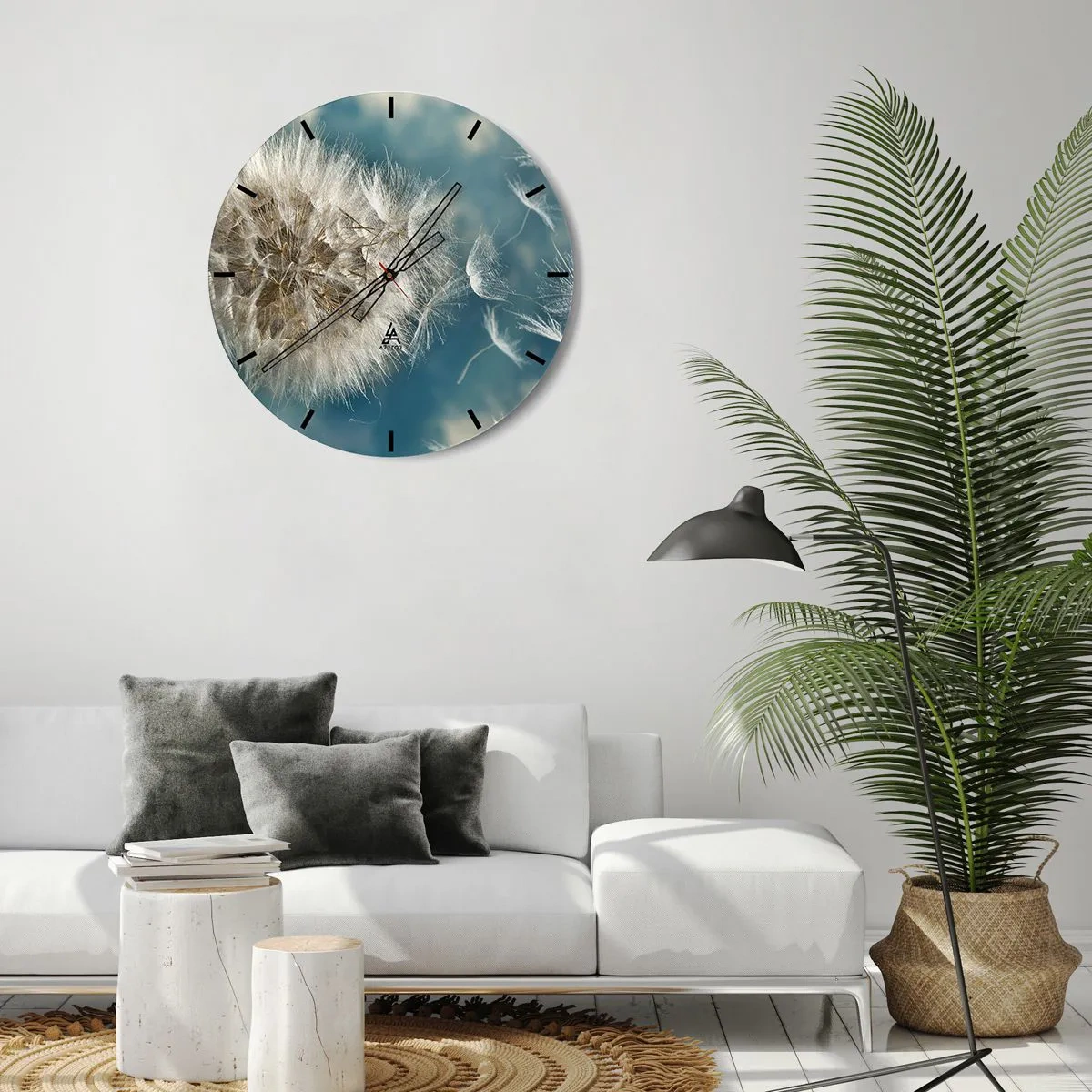 Väggklocka - Klocka på glas - En maskros mot en blå himmel med flytande frön - 30x30cm - Ängelns andetag - Modern väggdekoration för vardagsrum, kök och sovrum ARTTOR